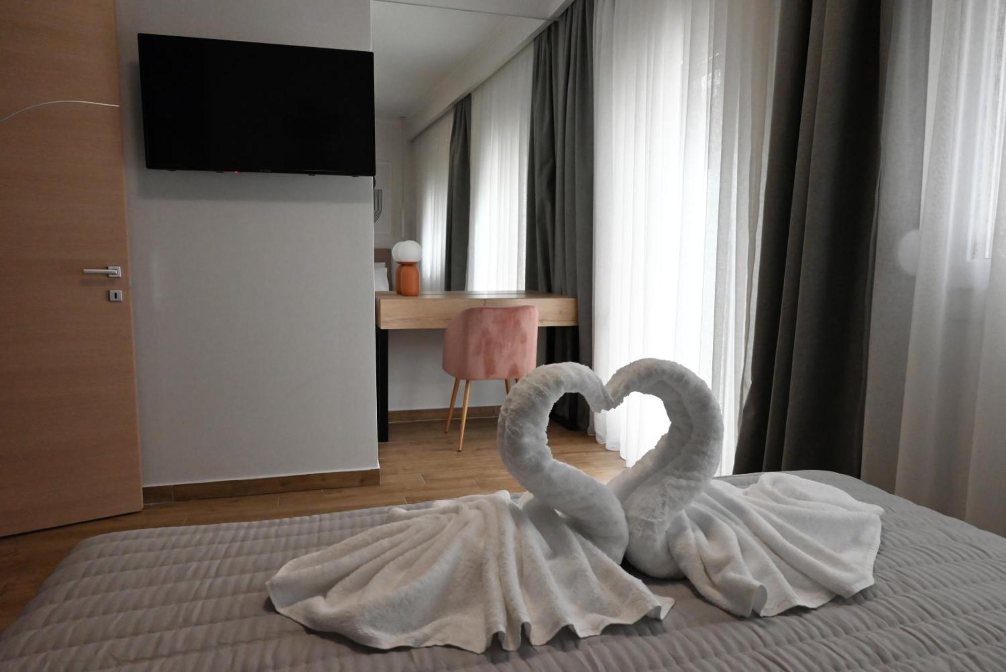 Mouson Luxury Suite With Free Private Parking Kavála ภายนอก รูปภาพ