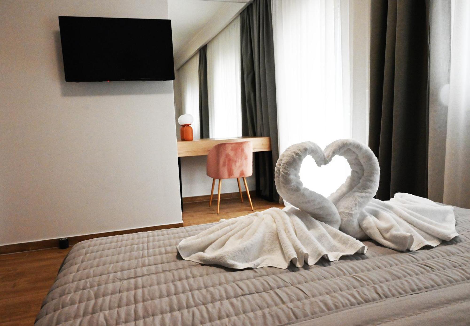 Mouson Luxury Suite With Free Private Parking Kavála ภายนอก รูปภาพ