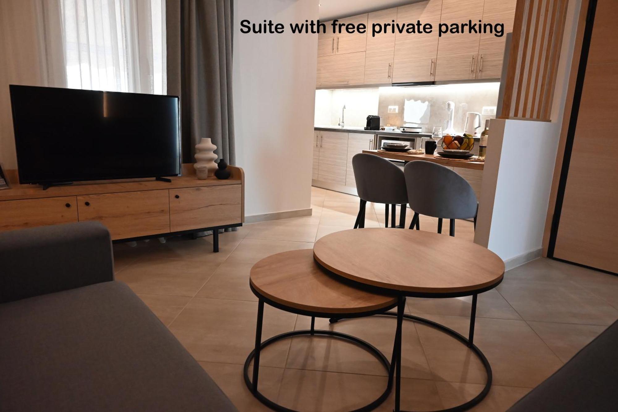 Mouson Luxury Suite With Free Private Parking Kavála ภายนอก รูปภาพ